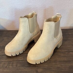 Women’s shoes size 7